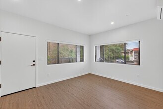 201-215 River St in Santa Cruz, CA - Foto de edificio - Building Photo