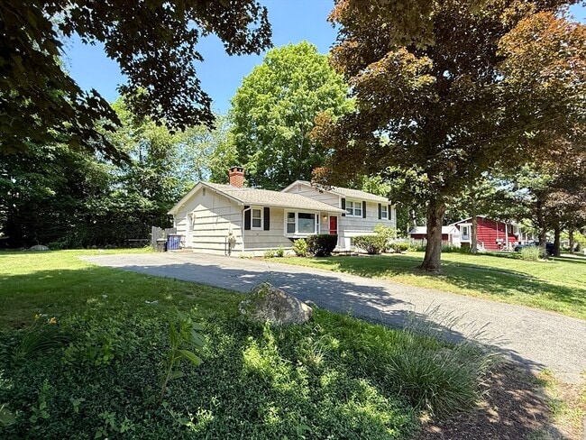 5 Virginia Rd in Medway, MA - Building Photo - Building Photo