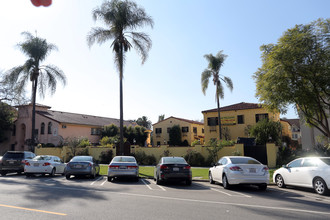 Trojandale Apartments in Los Angeles, CA - Building Photo - Building Photo