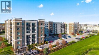 610 Farmstead Dr in Milton, ON - Building Photo