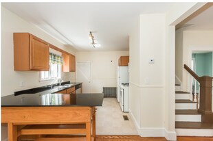 46 Hobson St, Unit 1 in Boston, MA - Building Photo