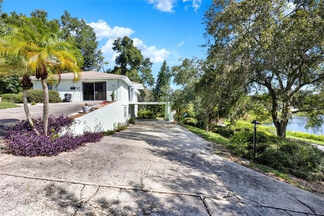75 Sunnyside Dr in Clermont, FL - Building Photo - Building Photo