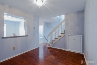 1050 Schmidt Ln in North Brunswick, NJ - Building Photo - Building Photo