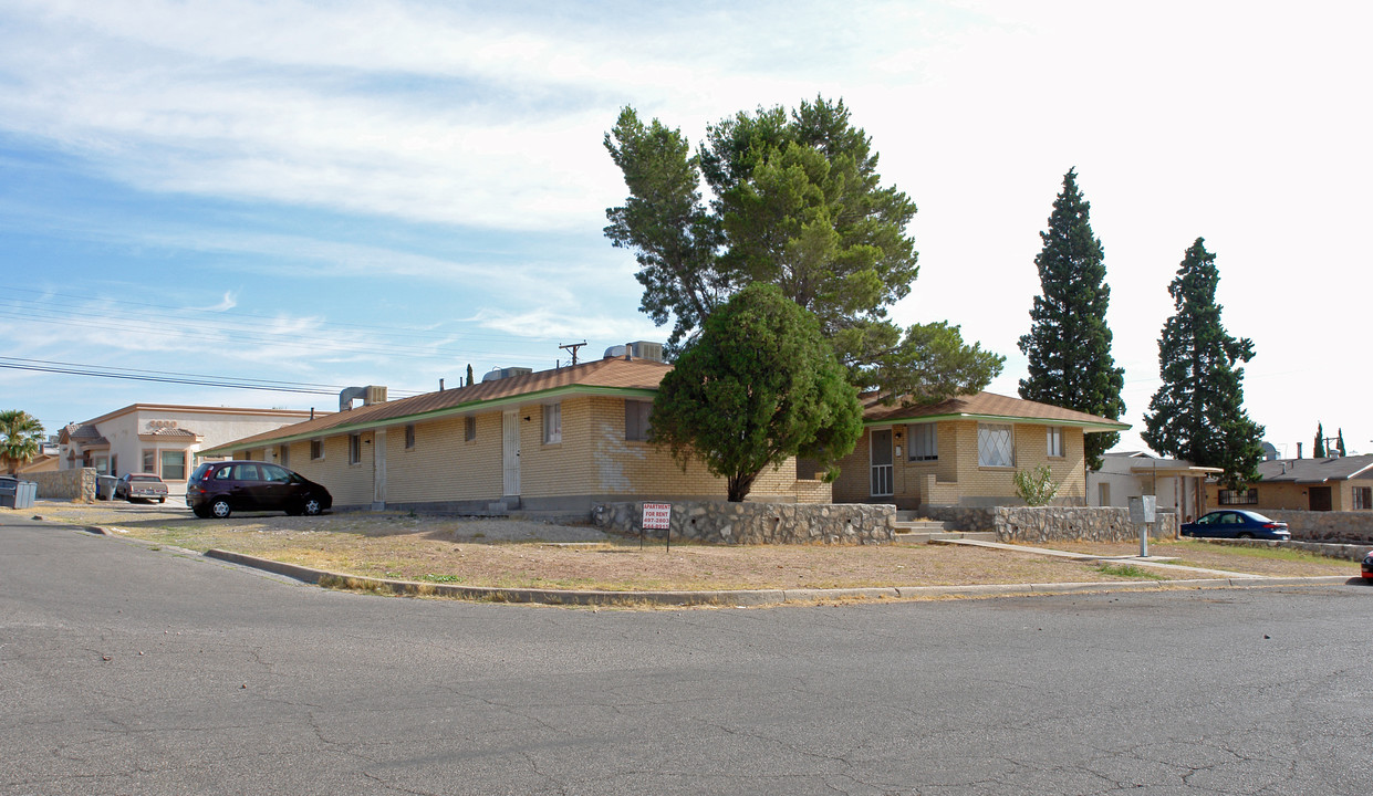 3901 Leavell Ave in El Paso, TX - Building Photo