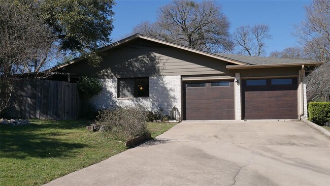 8606 Azalea Trail in Austin, TX - Foto de edificio - Building Photo