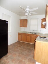2347 Stark St in Columbia, SC - Foto de edificio - Building Photo