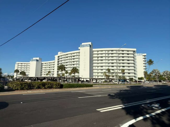 2731 NE 14th Street Causeway, Unit 1009 in Pompano Beach, FL - Foto de edificio - Building Photo