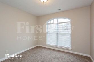 12329 Guy Way in Indianapolis, IN - Foto de edificio - Building Photo