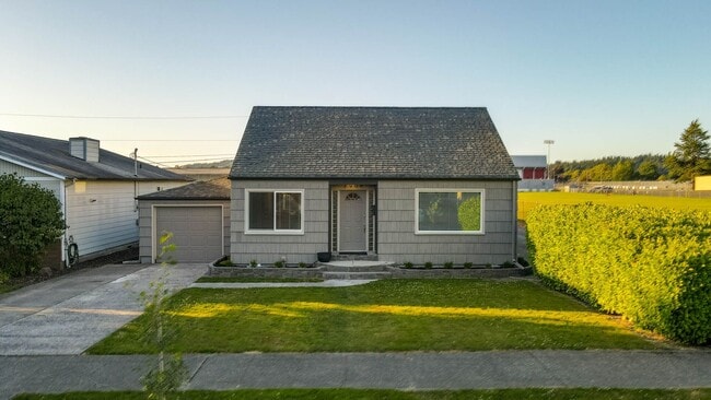 2908 Hemlock St in Longview, WA - Building Photo - Building Photo