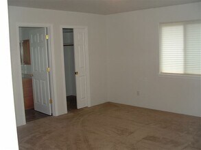1329 Abby Ln in Grants Pass, OR - Building Photo - Building Photo