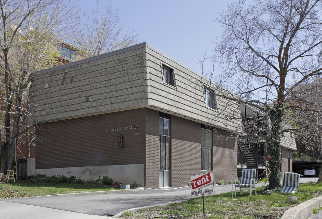 Canyon Manor in Salt Lake City, UT - Foto de edificio