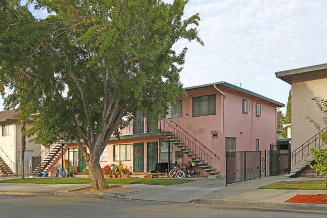 911 Northrup St in San Jose, CA - Foto de edificio - Building Photo