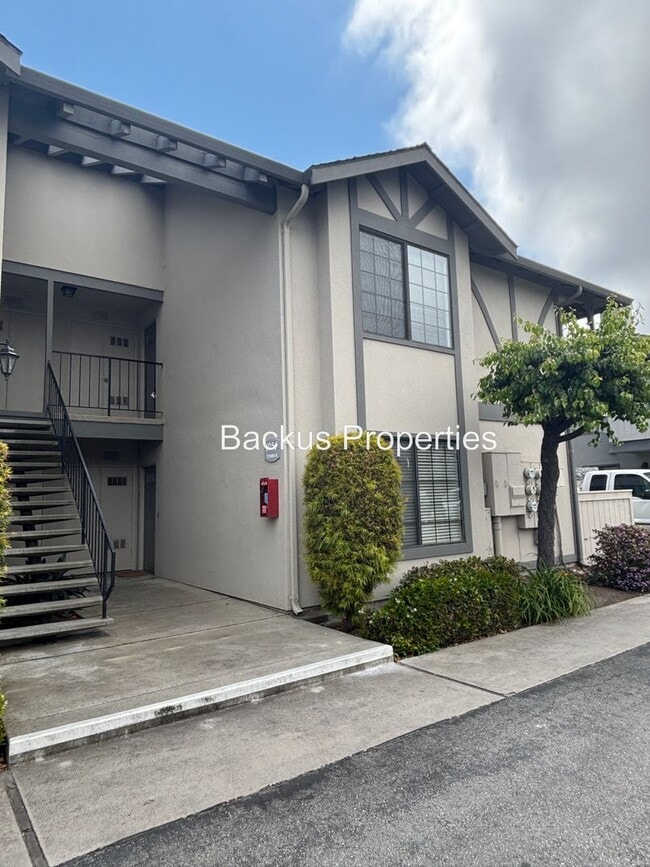 1054 Padre Dr in Salinas, CA - Building Photo - Building Photo