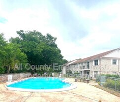 105 Country Club Dr in Niceville, FL - Building Photo