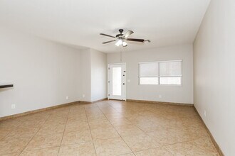 3677 N 141st Dr in Goodyear, AZ - Foto de edificio - Building Photo