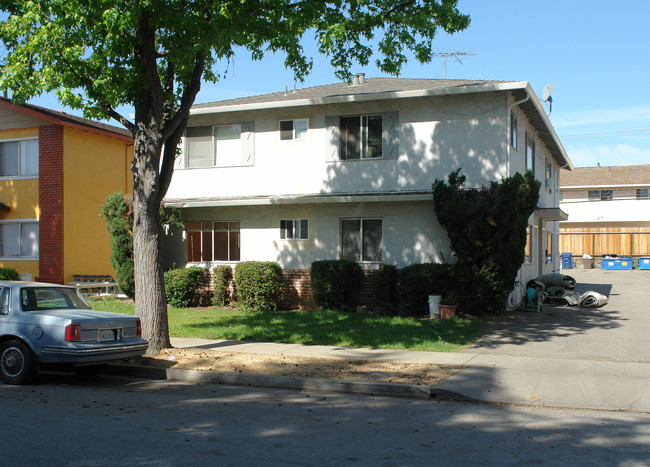 1579 Quebec Ct in Sunnyvale, CA - Foto de edificio - Building Photo