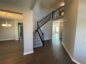 5776 Chatham Dr in Hoffman Estates, IL - Building Photo - Building Photo