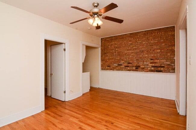 718 W Cornelia Ave, Unit J00P