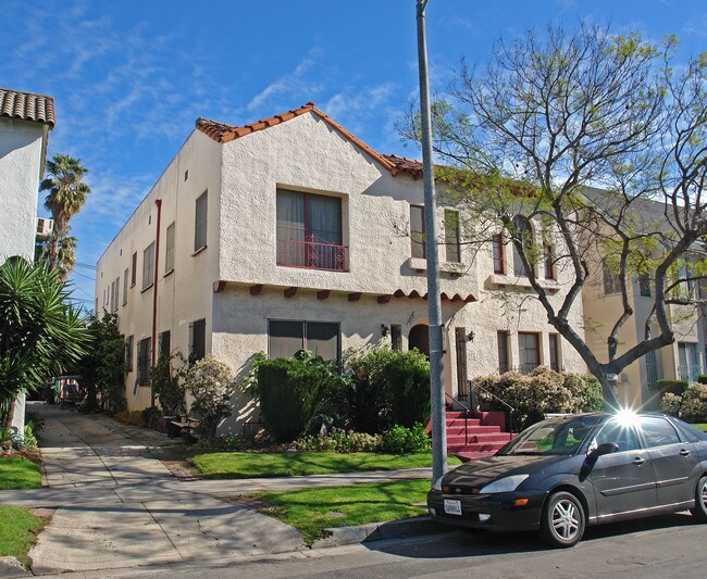 350 N Genesee Ave in Los Angeles, CA - Building Photo - Building Photo