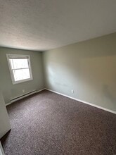 99 Lawrence St in Palmer, MA - Building Photo - Building Photo