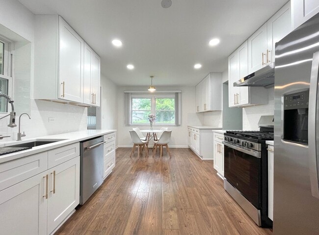 2219 Sandy Ln in Wilmette, IL - Building Photo - Building Photo