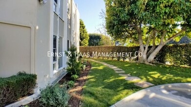 3690 Country Club Dr in Long Beach, CA - Building Photo - Building Photo