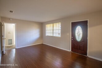 1059 Glynlea Rd in Jacksonville, FL - Building Photo - Building Photo