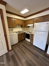 3502 Ivy Commons Dr, Unit 201 in Raleigh, NC - Foto de edificio - Building Photo