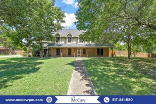 606 Oak Ridge Dr in Red Oak, TX - Building Photo