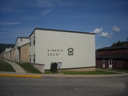 Kiwanis Courts Garden Apartments in Bradford, PA - Building Photo