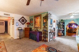 4202 E Darrel Rd-Unit -Master Bedroom in Phoenix, AZ - Building Photo - Building Photo