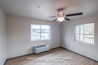 4 Corners Apartments in Salem, OR - Foto de edificio - Building Photo