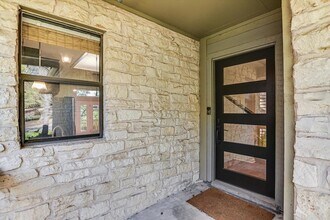 5701 Westslope Dr in Austin, TX - Building Photo - Building Photo
