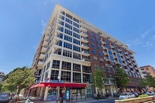 901 W Madison St, Unit 912 in Chicago, IL - Building Photo