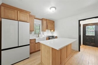 528 Nomas St in Dallas, TX - Building Photo - Building Photo