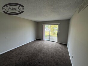 7305 N Moberly Dr in Columbia, MO - Building Photo - Building Photo