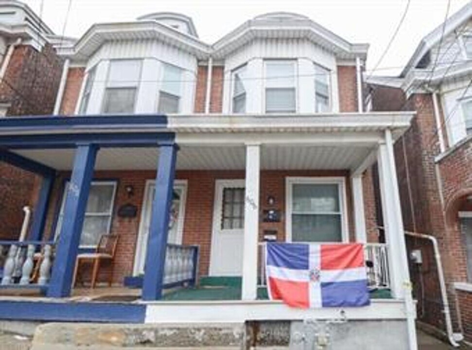 606 Hayes St-Unit -Front in Bethlehem, PA - Building Photo