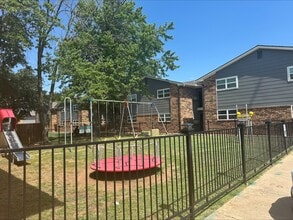 Winds of Oak Forest in Duncan, OK - Building Photo - Building Photo