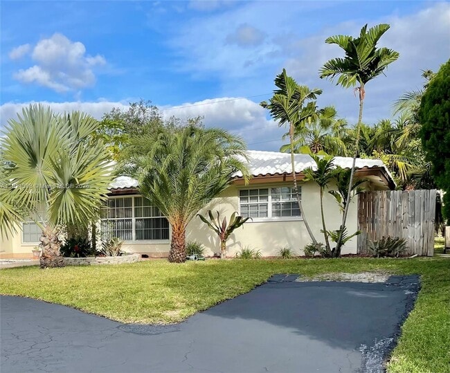 5706 NE 17th Terrace in Fort Lauderdale, FL - Building Photo - Building Photo