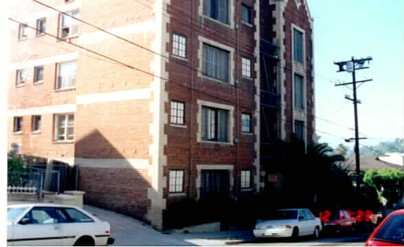 1055 Sanborn Ave in Los Angeles, CA - Building Photo - Building Photo