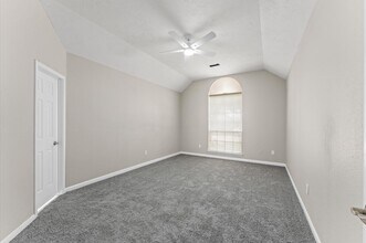 15306 Goodman St in Houston, TX - Foto de edificio - Building Photo