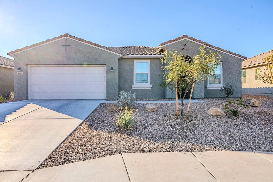 9748 E Crystal Point Trl in Tucson, AZ - Building Photo