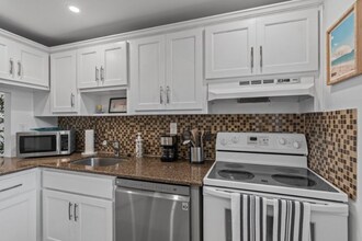 750 NE Spanish River Blvd in Boca Raton, FL - Building Photo - Building Photo