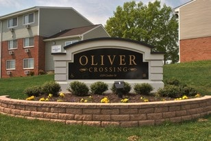 Oliver Crossing in Richmond, VA - Building Photo