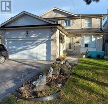 206 York Hill Blvd in Vaughan, ON - Building Photo