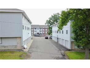 1020 6th Avenue S in St. Cloud, MN - Foto de edificio - Interior Photo