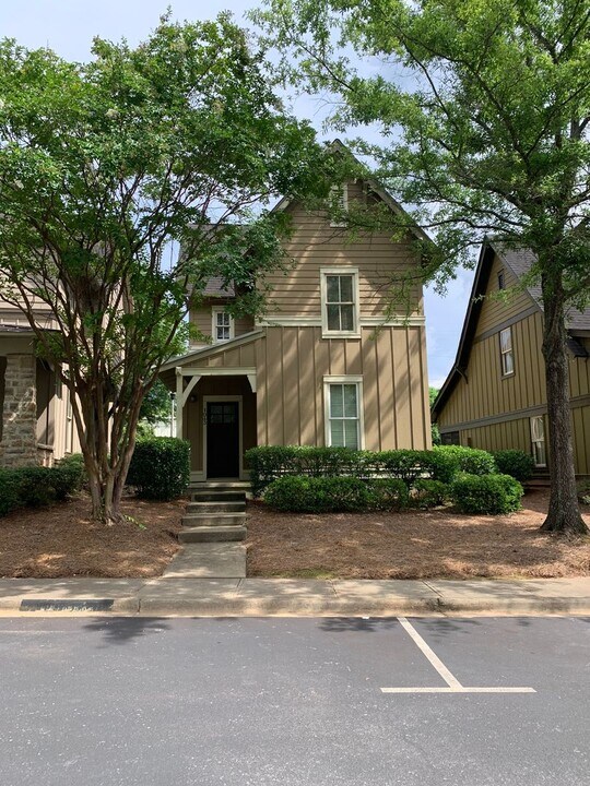 Super Cute Creekside Cottage in Auburn, AL - Building Photo
