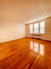 81 Chestnut St, Unit 111 in Rutherford, NJ - Building Photo - Building Photo