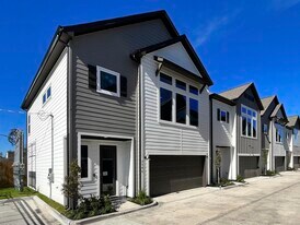 8316 Curry Rd in Houston, TX - Building Photo