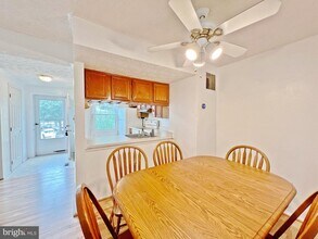 6001 Rowanberry Dr in Elkridge, MD - Building Photo - Building Photo